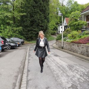 Lucie/45 cherche à se détendre après un rencard pourri Lucie - rencontre-Libertine-Cherbourg-en-Cotentin
